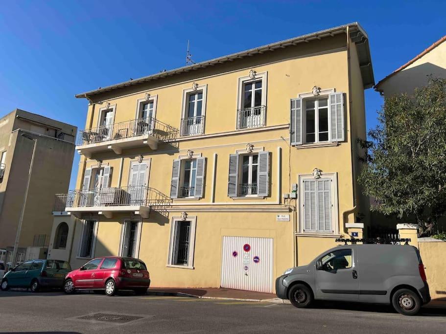 Appartement Charming Located In The Petit Juas - 500 M Palais Des Festivals *
